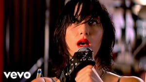 Yeah Yeah Yeahsが切り拓いたインディーロック革命：文化的・音楽的影響に迫る対談
