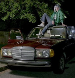 Angel Olsen<br><span class="loop-subtitle">Shut Up Kiss Me</span>