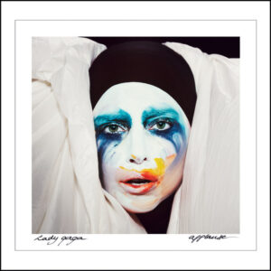 Lady Gaga<br><span class="loop-subtitle">Applause</span>