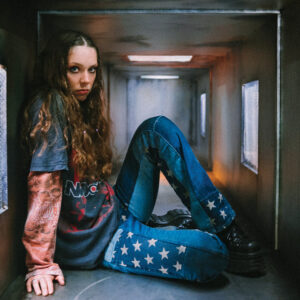 Holly Humberstone<br><span class="loop-subtitle">Scarlett</span>